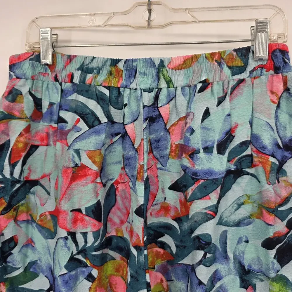 Bettina Star Medium Capri Pants Tropical Floral Crop Flat Front Cruise Resort